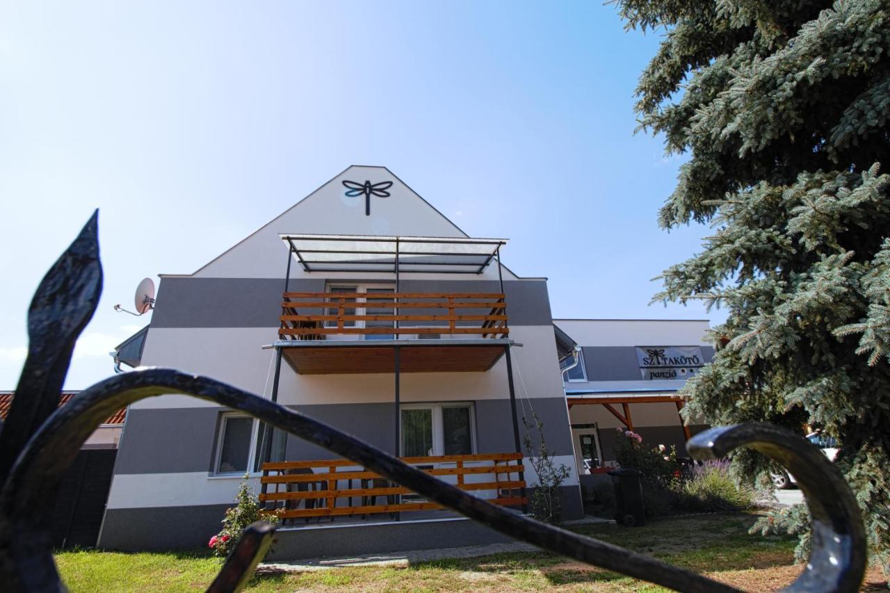 Hotel Szitakoeto Panzio à Tiszafüred Extérieur photo