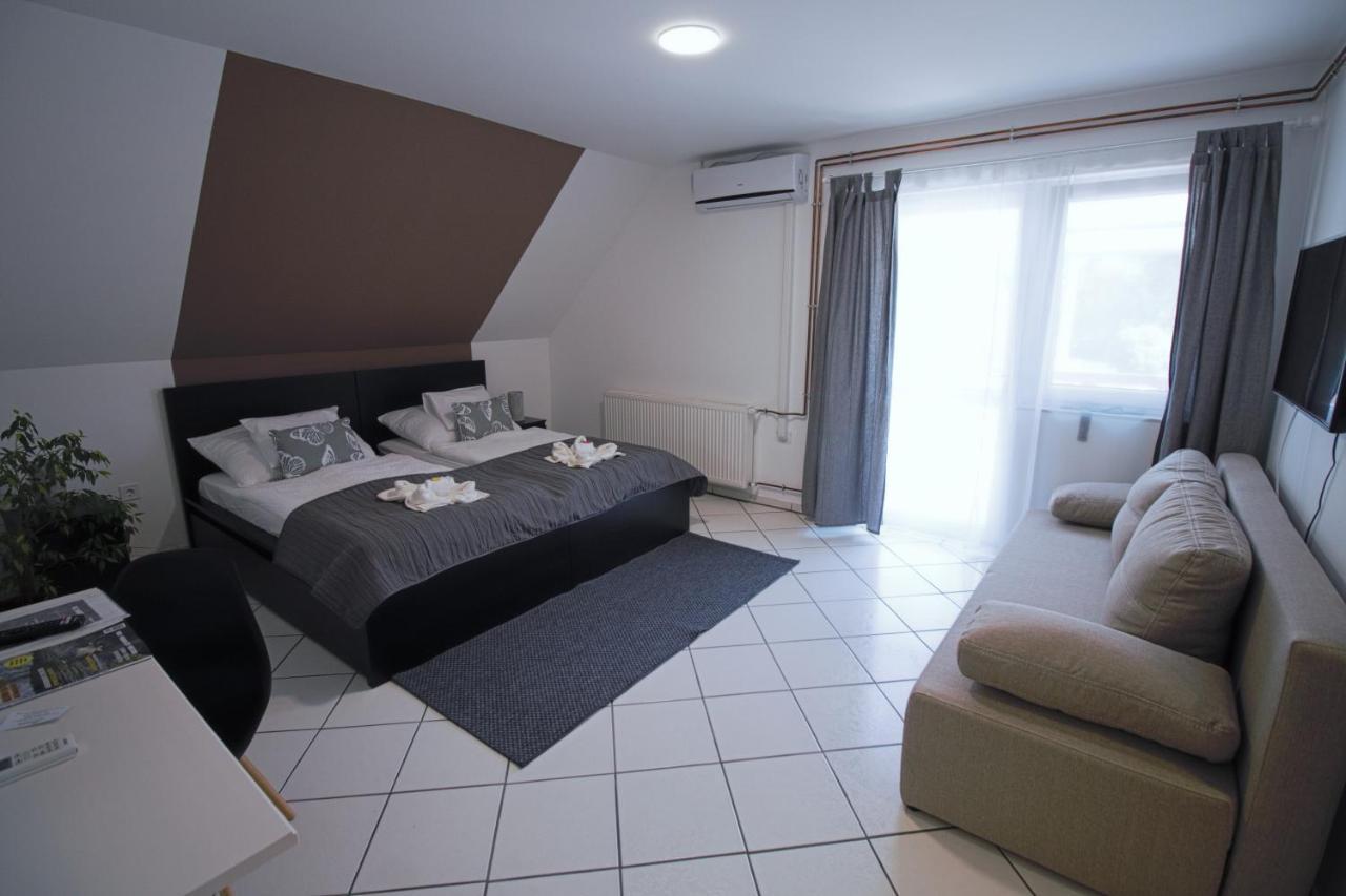 Hotel Szitakoeto Panzio à Tiszafüred Extérieur photo